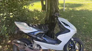 Yamaha Aerox 50 (1999 - 07)  (2)