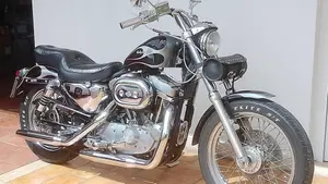 Harley-Davidson 883 Hugger (1994 - 00) - XLH 