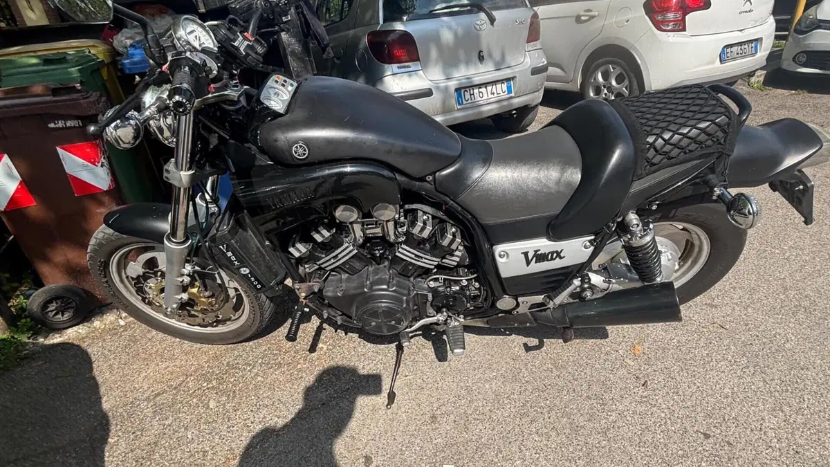 Yamaha V-Max 12 N  (2)