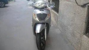 Honda SH 150i (2005 - 08)  (3)