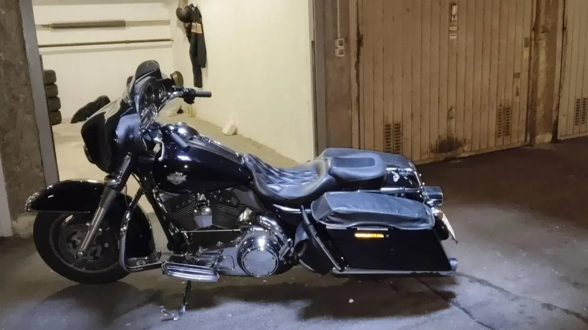 Harley-Davidson 1584 Street Glide (2008 - 10) - FLHX  (3)
