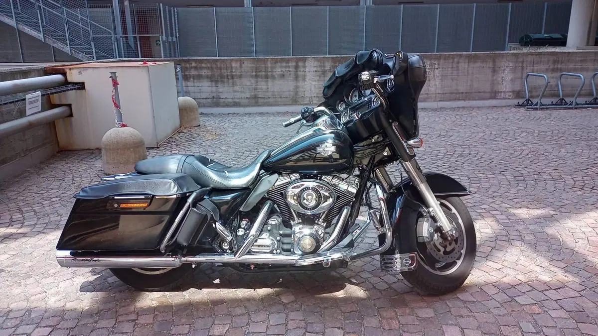 Harley-Davidson 1584 Street Glide (2008 - 10) - FLHX  (5)