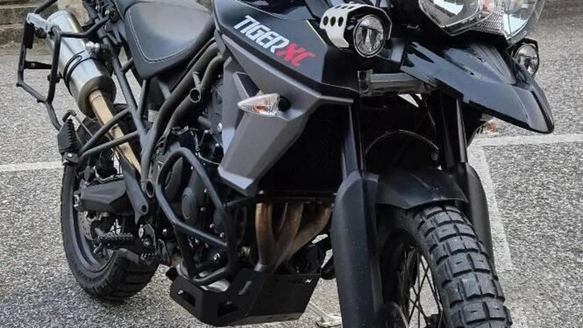 Triumph Tiger 800 XC (2015 - 17)  (2)
