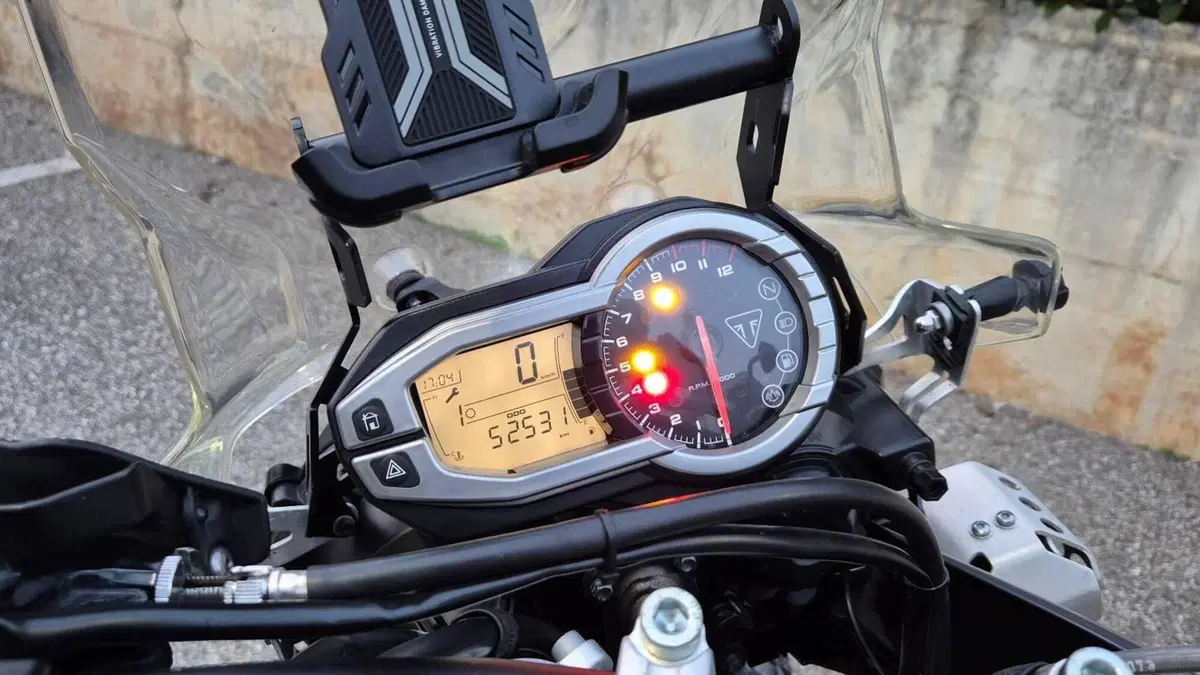 Triumph Tiger 800 XC (2015 - 17)  (10)