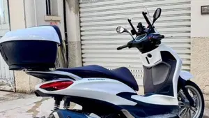 Piaggio Beverly 400 ABS-ASR (2021 - 24)  (2)