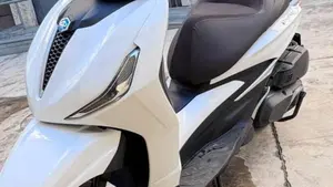 Piaggio Beverly 400 ABS-ASR (2021 - 24)  (7)