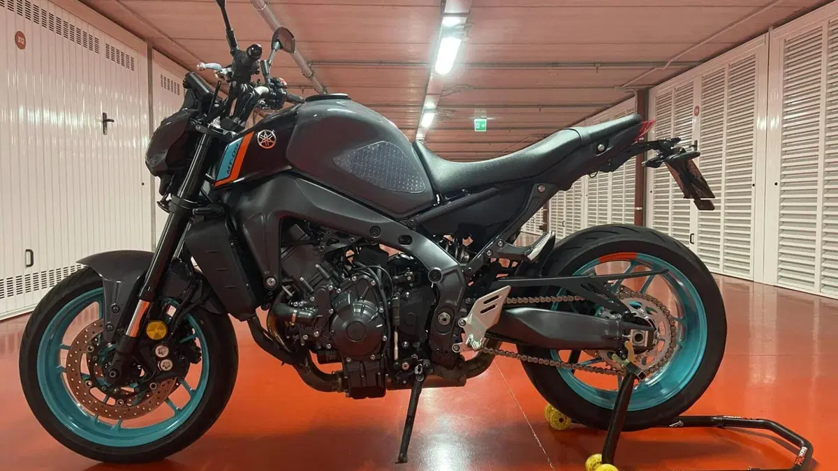 Yamaha MT-09 (2021 - 23)  (2)