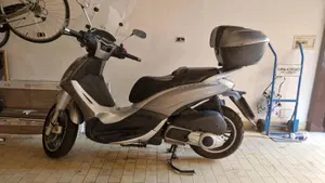 Piaggio Beverly 300 i.e. (2010 - 16) 