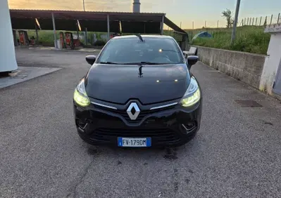Renault Clio dCi 8V 90 CV EDC 5 porte Moschino Intens