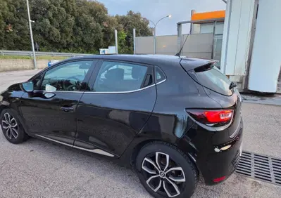 Renault Clio dCi 8V 90 CV EDC 5 porte Moschino Intens (3)
