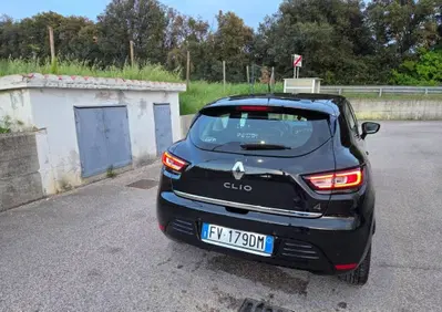 Renault Clio dCi 8V 90 CV EDC 5 porte Moschino Intens (4)