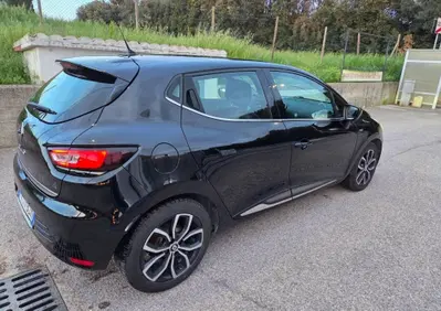 Renault Clio dCi 8V 90 CV EDC 5 porte Moschino Intens (7)