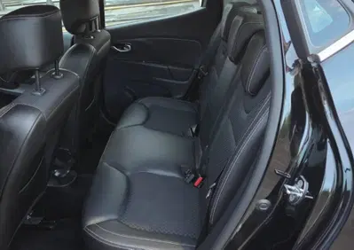 Renault Clio dCi 8V 90 CV EDC 5 porte Moschino Intens (8)