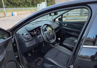 Renault Clio dCi 8V 90 CV EDC 5 porte Moschino Intens (10)