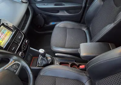Renault Clio dCi 8V 90 CV EDC 5 porte Moschino Intens (17)