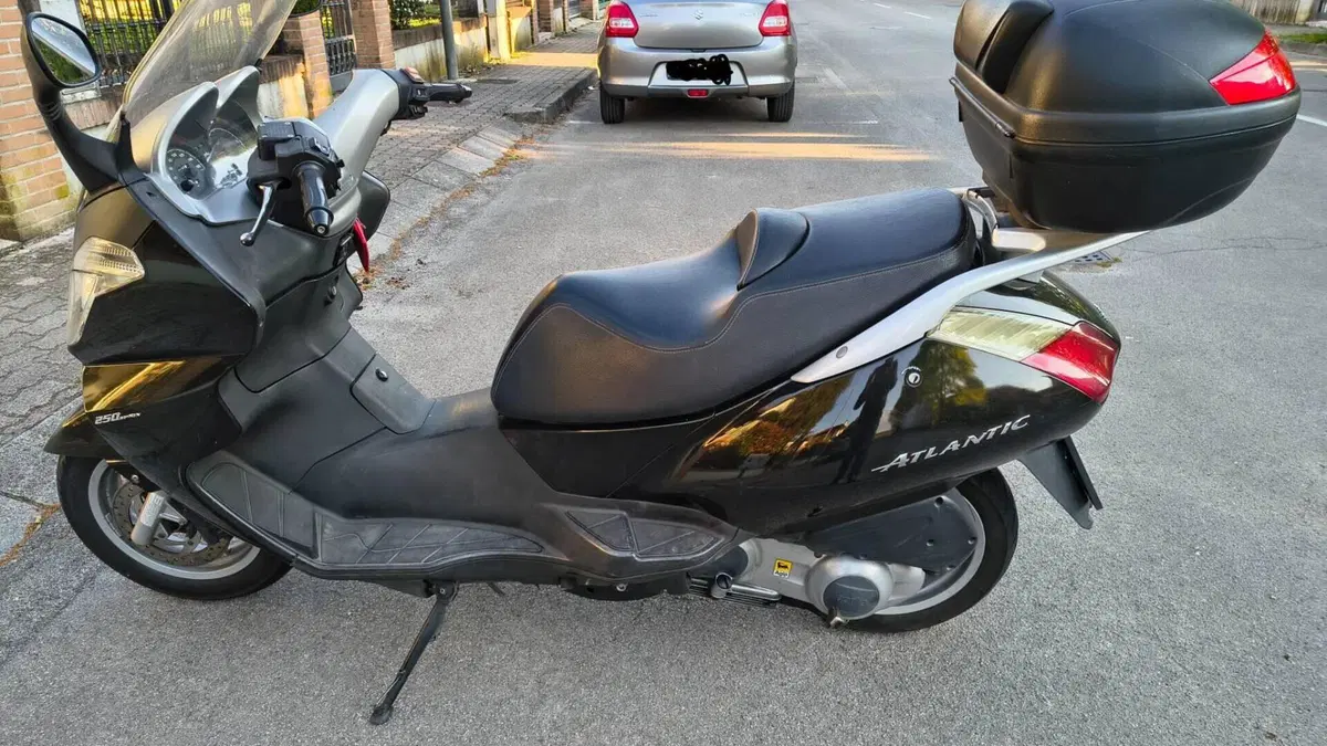 Aprilia Atlantic 250 (2004 - 11)  (2)