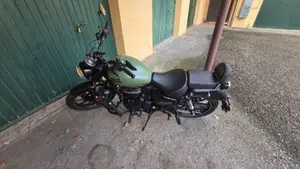 Royal Enfield Meteor 350 (2021 - 26)  (2)