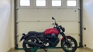 Moto Guzzi V7 III Stone (2017 - 20)  (4)