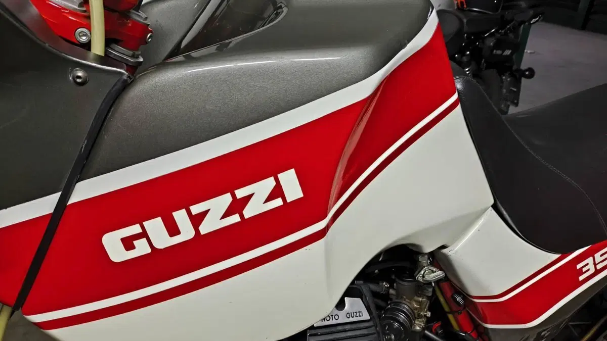 Moto Guzzi   (8)