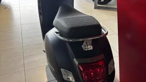 Vespa GTS 300 (2023 - 24)  (2)