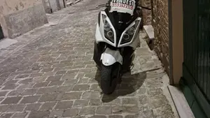 Kymco Downtown 300i ABS (2009 - 17)  (2)