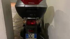 Honda SH 150i (2005 - 08)  (3)