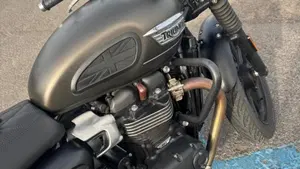 Triumph Speed Twin 900 (2023 - 24)  (2)