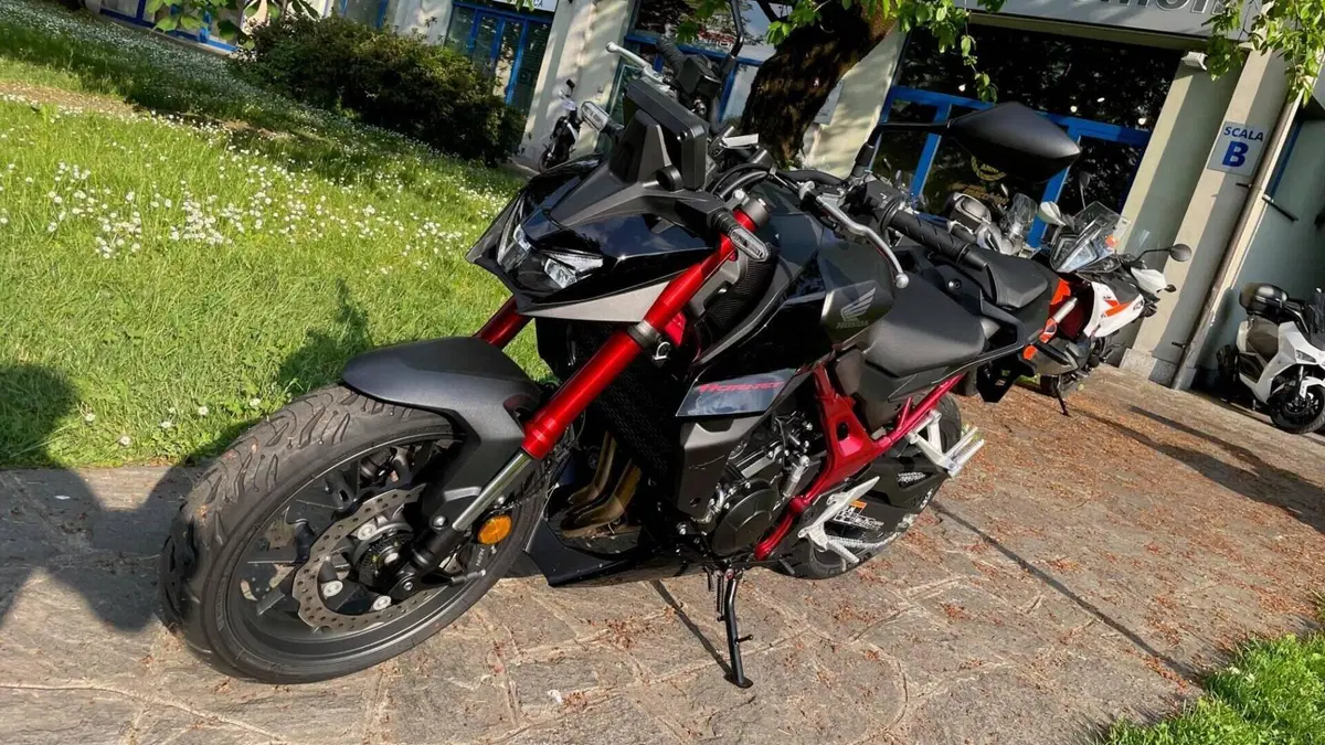 Honda CB 750 Hornet (2026)  (2)