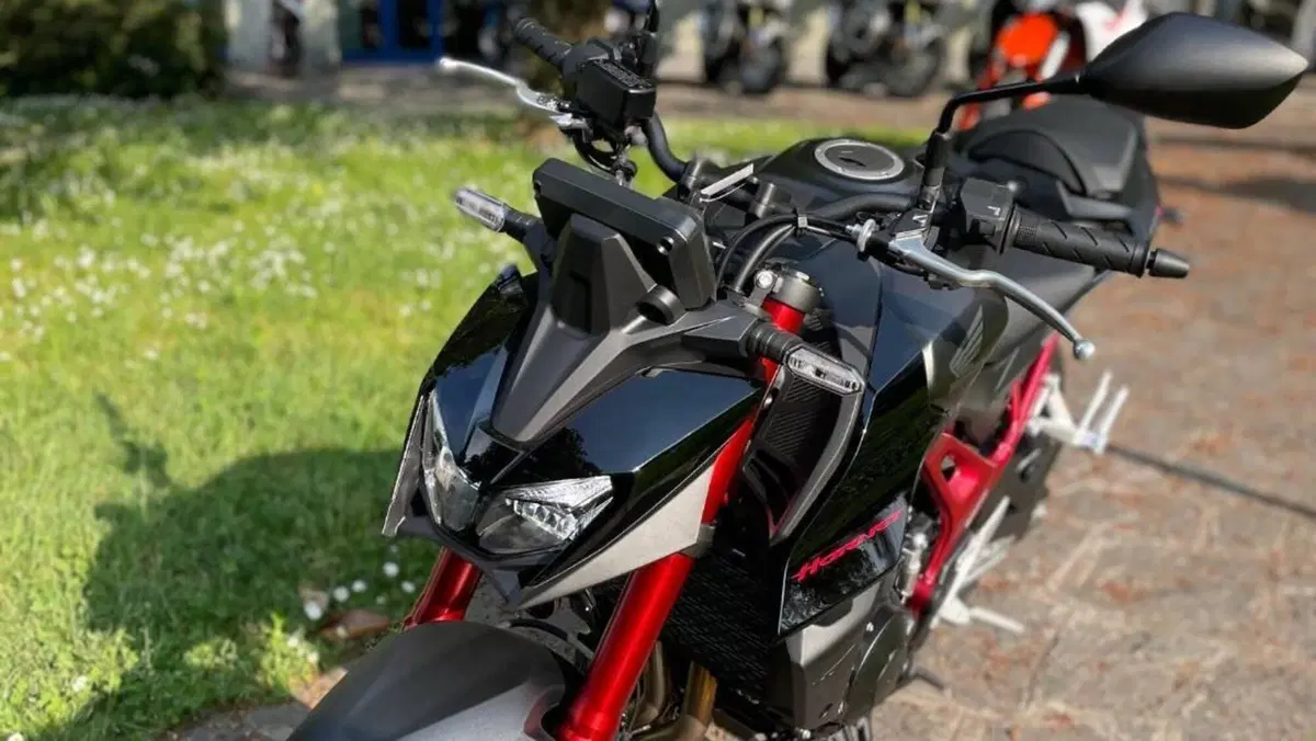 Honda CB 750 Hornet (2026)  (3)
