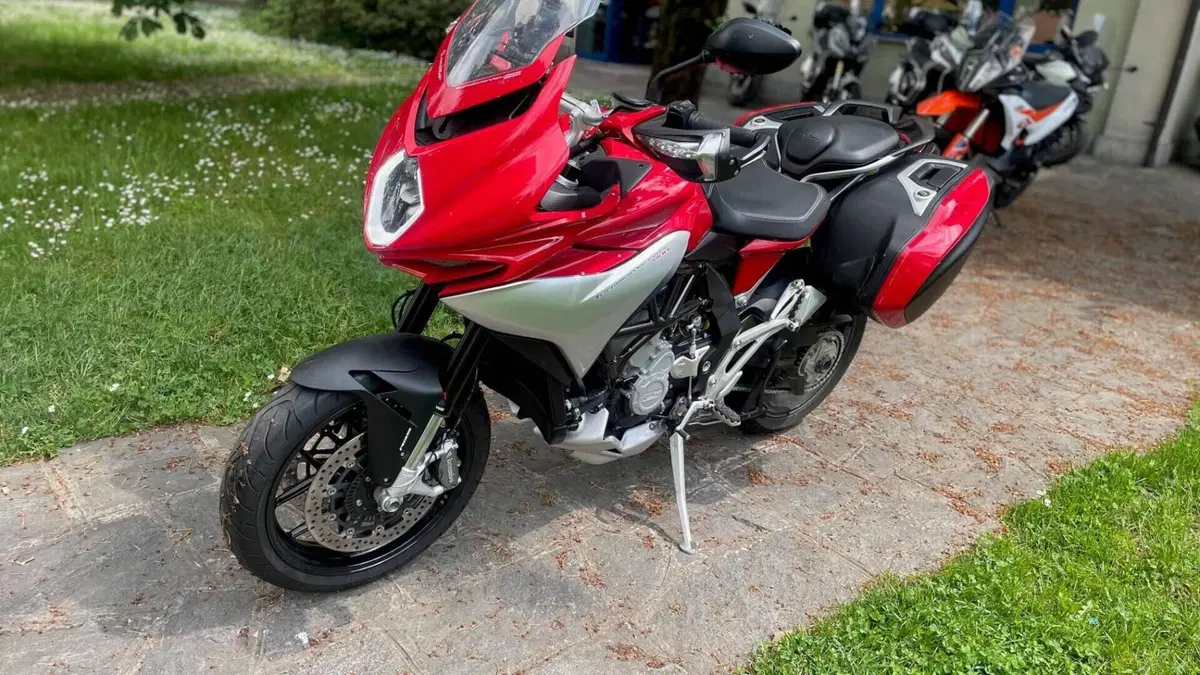 MV Agusta Turismo Veloce 800 (2014 - 16)  (2)