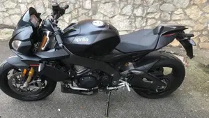 Aprilia Tuono V4 Factory (2019 - 20)  (4)