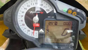 Aprilia Tuono V4 R APRC (2011 - 13)  (2)