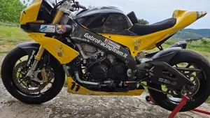 Aprilia Tuono V4 R APRC (2011 - 13)  (3)