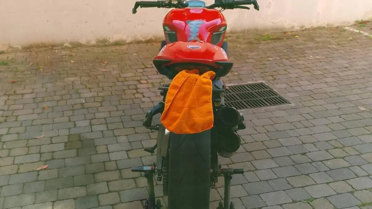 Ducati Monster 821 Dark ABS (2014 - 16) 