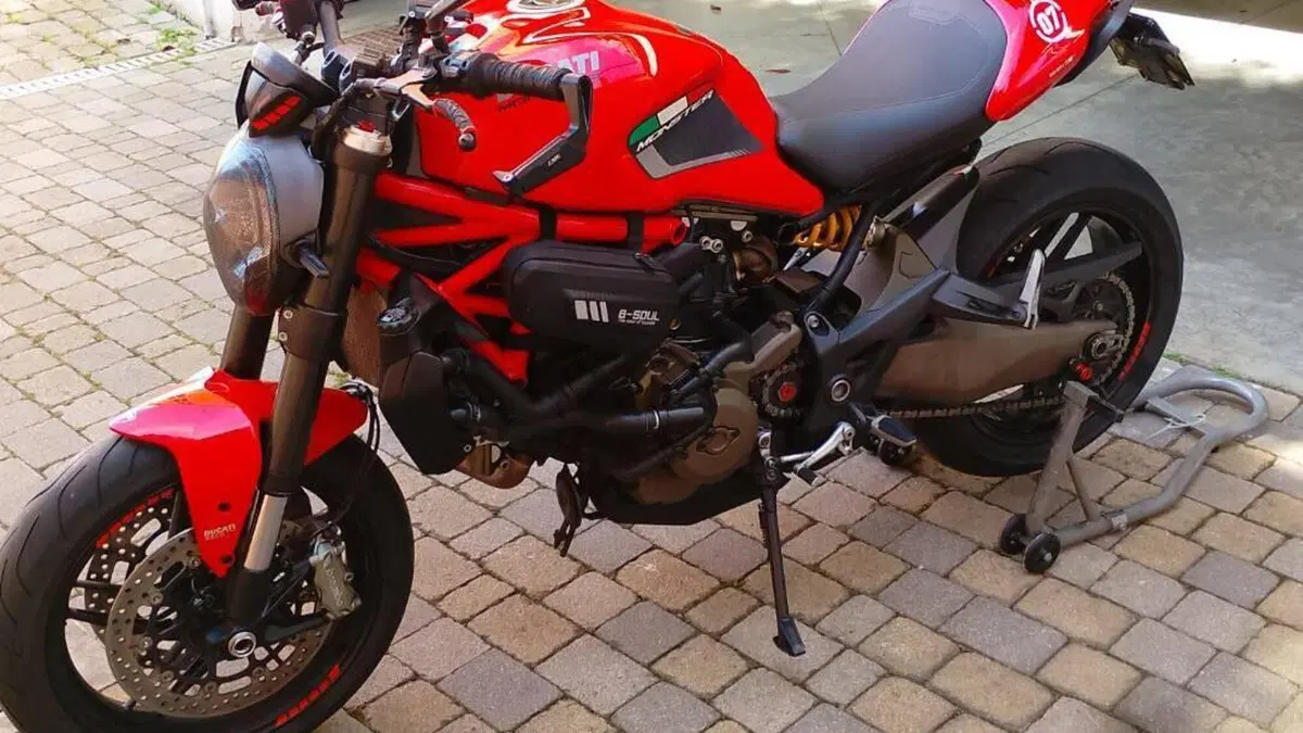 Ducati Monster 821 Dark ABS (2014 - 16)  (2)