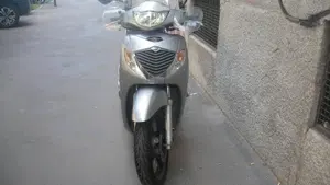 Honda SH 150i (2005 - 08)  (3)
