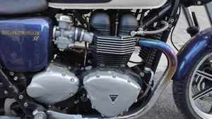 Triumph Bonneville SE (2009 - 13)  (5)