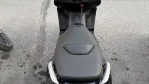 Yamaha T-Max 500 (2004 - 07)  (7)