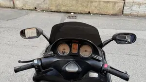 Yamaha T-Max 500 (2004 - 07)  (8)