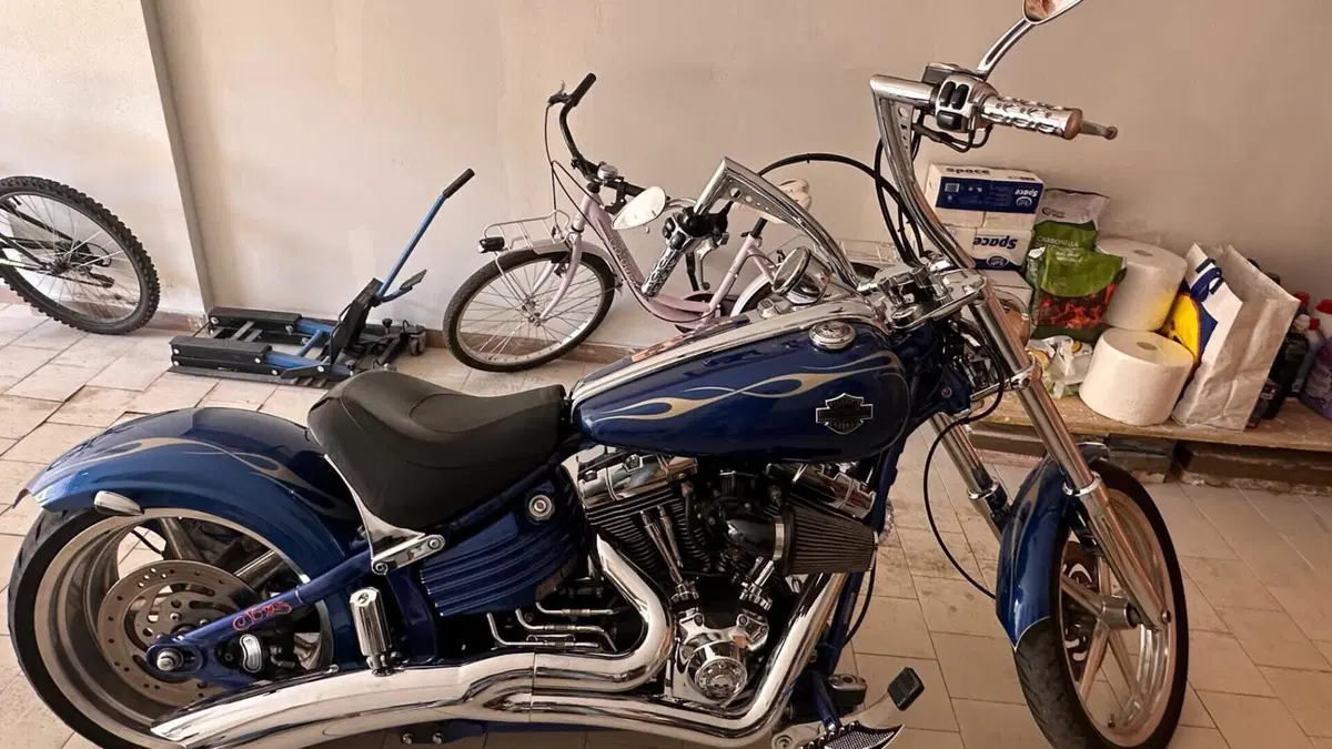 Harley-Davidson 1584 Rocker C (2009 - 11) - FXCWC  (4)