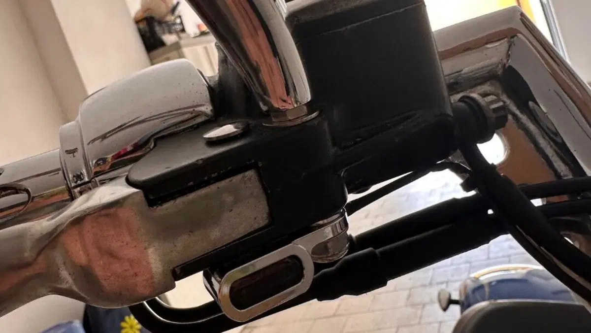 Harley-Davidson 1584 Rocker C (2009 - 11) - FXCWC  (12)