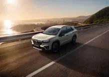 Suzuki KURO, il nero diventa manifesto: Vitara e S-Cross Hybrid cambiano pelle e partono da 25.850 euro