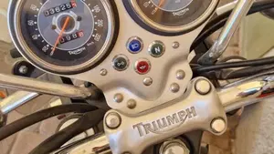 Triumph Bonneville T100 (2001 - 07)  (3)