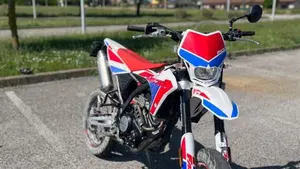 Fantic Motor Motard 125 Performance 4t (2020)  (2)