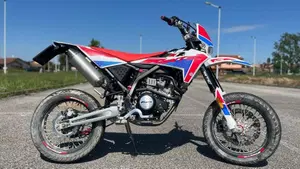 Fantic Motor Motard 125 Performance 4t (2020)  (6)