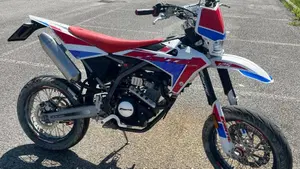 Fantic Motor Motard 125 Performance 4t (2020)  (10)