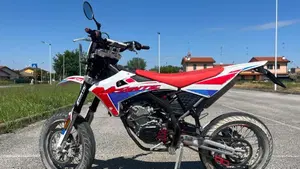 Fantic Motor Motard 125 Performance 4t (2020)  (15)