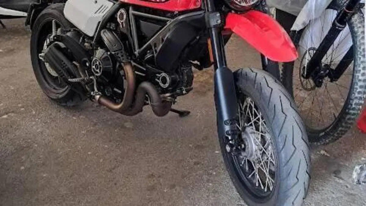 Ducati Scrambler 800 Urban Motard (2022) 