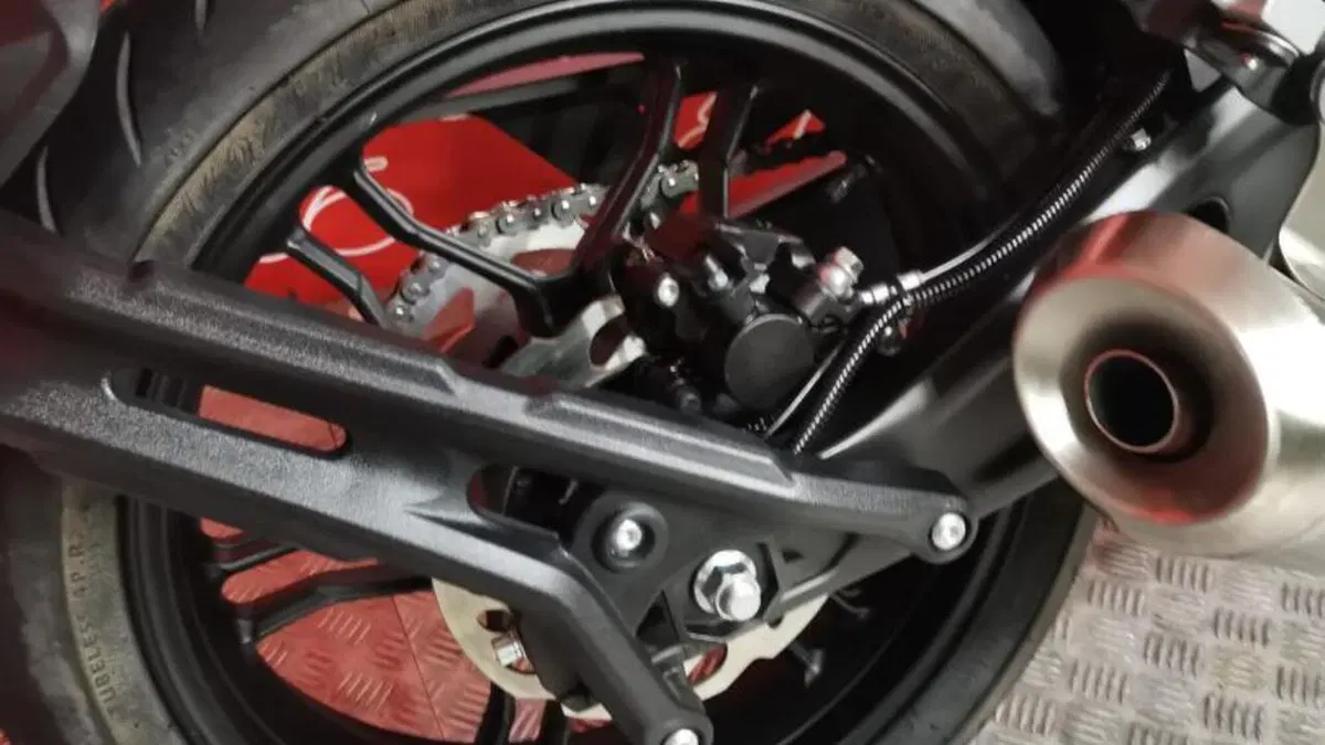 Voge Trofeo 300AC (2021 - 26)  (5)