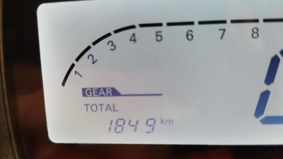 Voge Trofeo 300AC (2021 - 26)  (7)